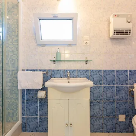 Holiday House In Cap D'antibes With Garden Close To The Sea Feriehus *