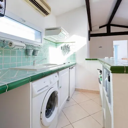 Holiday House In Cap D'antibes With Garden Close To The Sea Дом отдыха