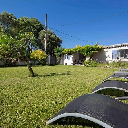 Дом отдыха Holiday House In Cap D'antibes With Garden Close To The Sea Антиб